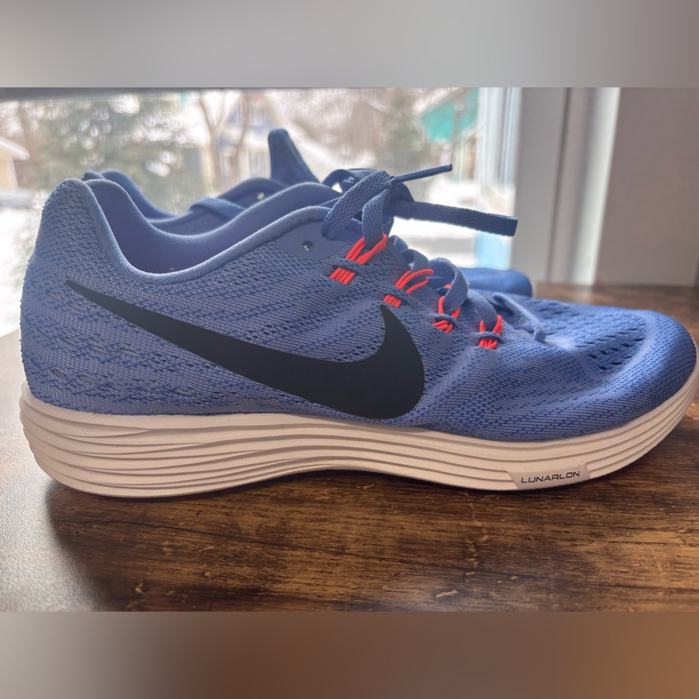 Nike Light Blue Sneakers with Red Laces